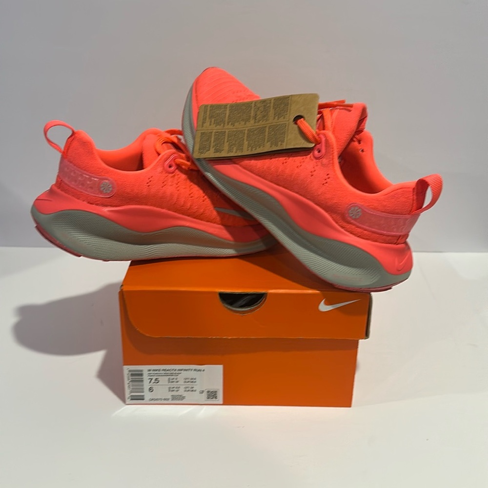 W NIKE REACTX INFINITY RUN 4 TRAIL 4 ‘HOT PUNCH/LT IRON ORE-BLK’